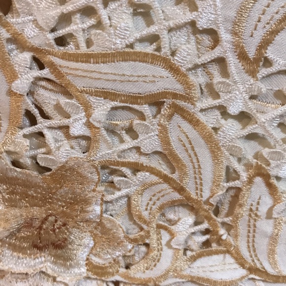 Table runner - Picture 4 of 4